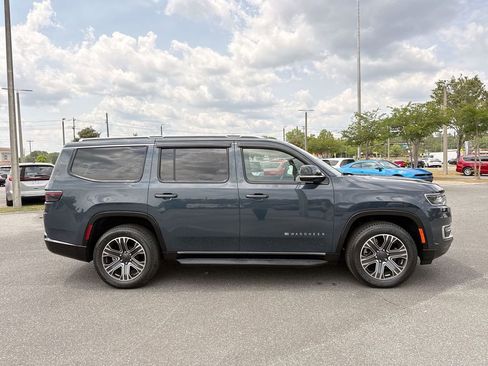 Used 2023 Jeep Wagoneer 2WD w/ Premium Group I image 2