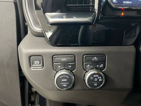 Used 2025 GMC Sierra 1500 Elevation w/ Preferred Package AWD/4WD image 19