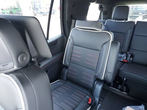 New 2026 GMC Yukon AT4 Ultimate w/ LPO, Floor Liner Package AWD/4WD image 12