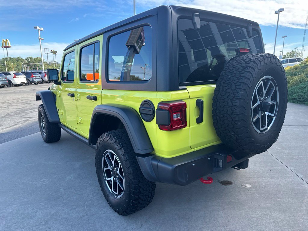 Used 2024 Jeep Wrangler Unlimited Rubicon AWD/4WD image 9