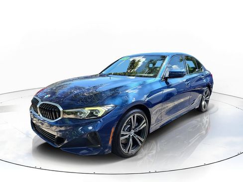Used 2023 BMW 330i Sedan w/ Parking Assistance Package RWD image 2