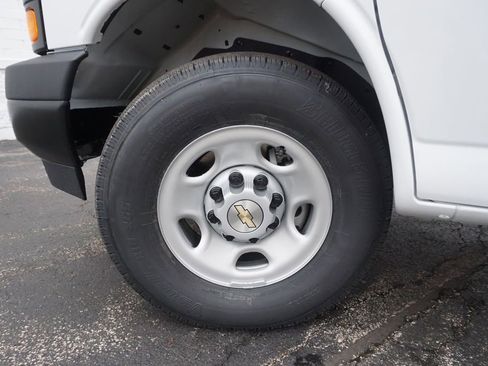 New 2026 Chevrolet Express 3500 Extended w/ Driver Convenience Package image 21