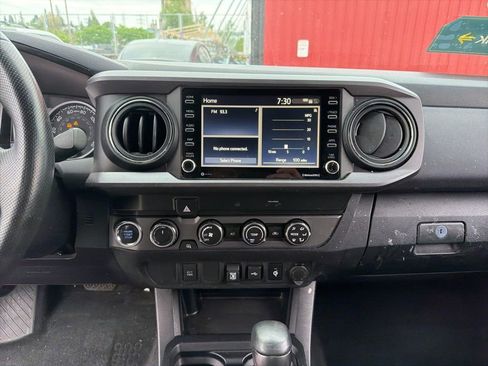 Used 2020 Toyota Tacoma TRD Off-Road AWD/4WD image 11