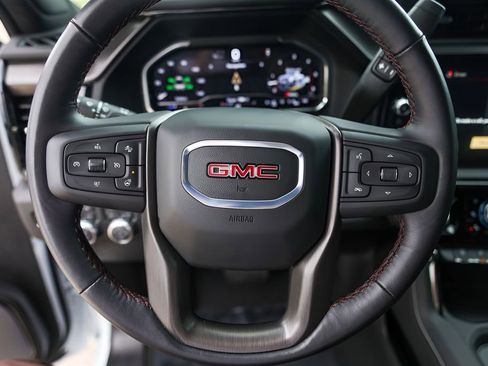 Used 2025 GMC Sierra 2500 AT4X image 15