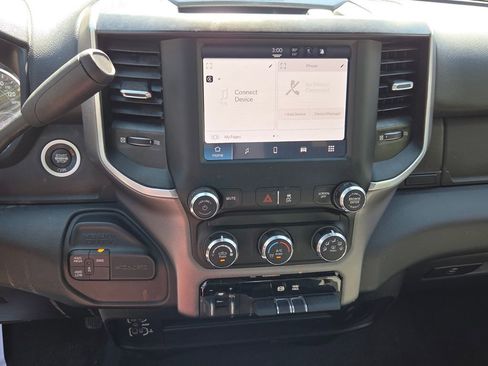 Used 2024 RAM 3500 Big Horn AWD/4WD image 17