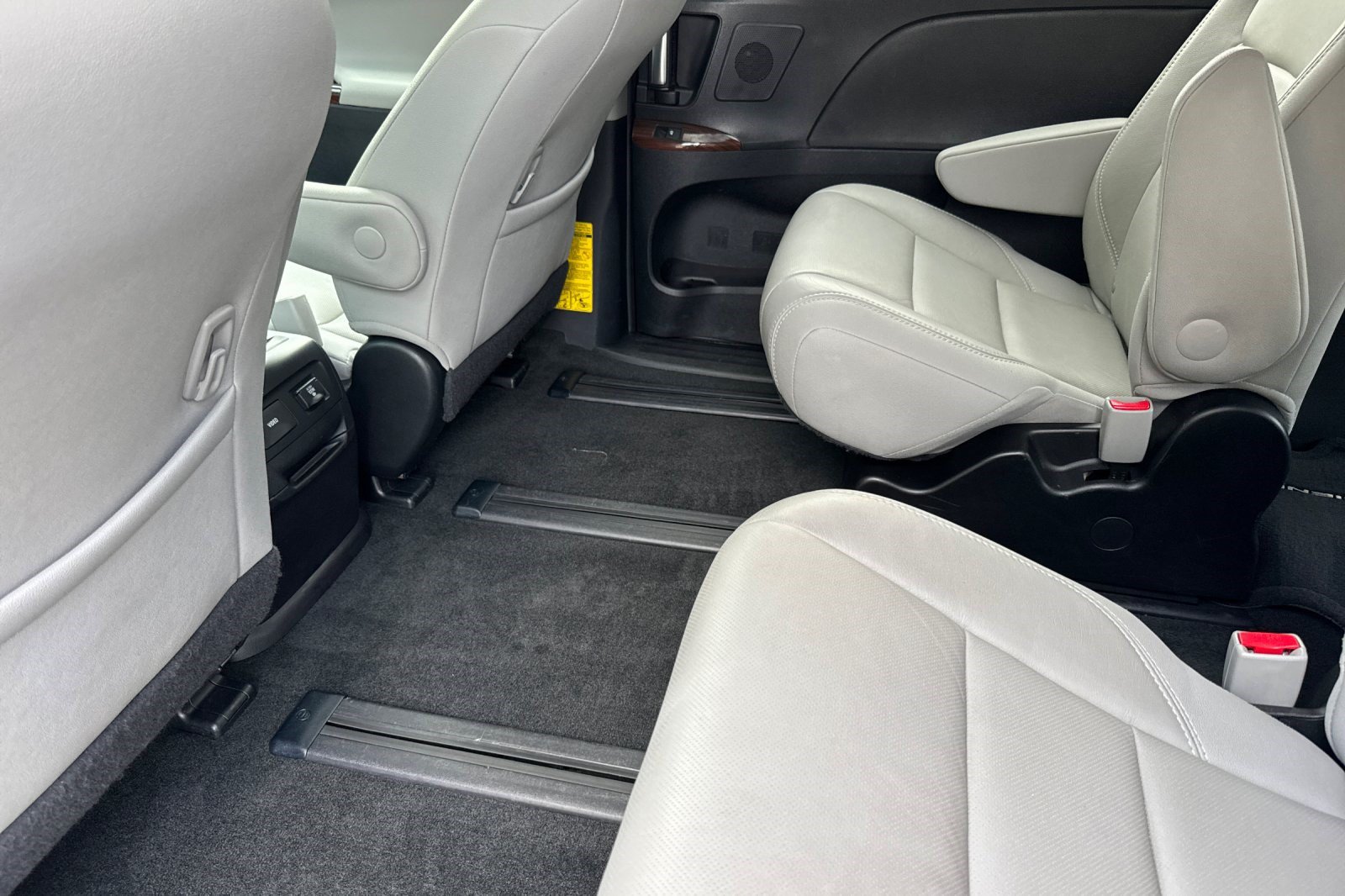 Used 2015 Toyota Sienna Limited Premium AWD/4WD image 15