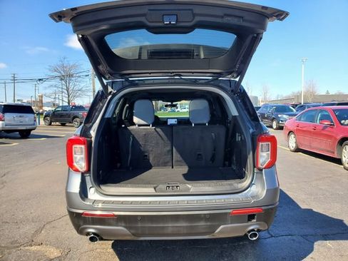 Used 2023 Ford Explorer XLT w/ Equipment Group 202A AWD/4WD image 29