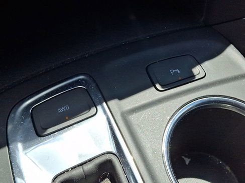 Used 2024 Chevrolet Equinox LT AWD/4WD image 23