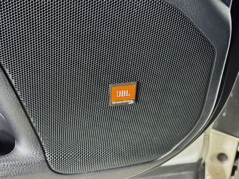 Used 2017 Toyota Highlander Limited Platinum image 21