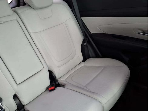 Used 2025 Hyundai Tucson SE FWD image 17