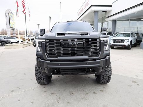 Used 2026 GMC Sierra 3500 Denali Ultimate image 9