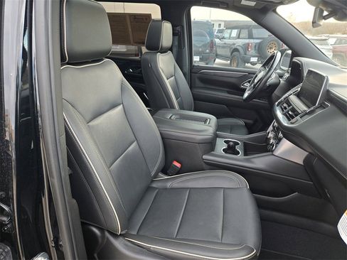 Used 2023 GMC Yukon SLT image 30
