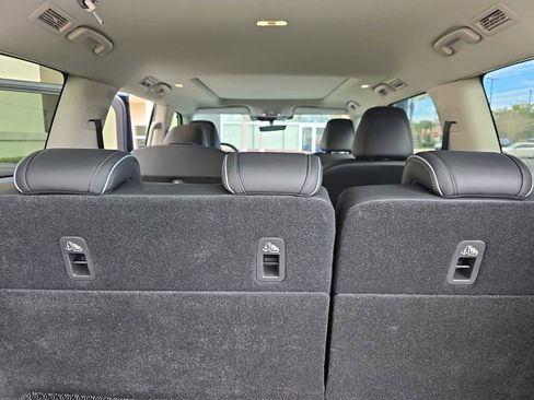 Certified 2025 INFINITI QX80 Luxe image 9