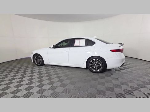 Used 2020 Alfa Romeo Giulia RWD image 45