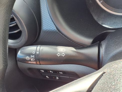 Used 2021 Nissan Kicks S FWD image 16
