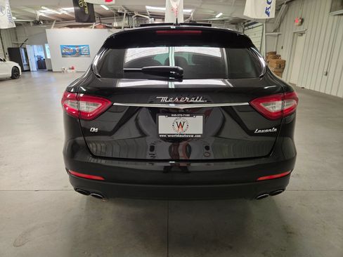 Used 2017 Maserati Levante AWD/4WD image 6
