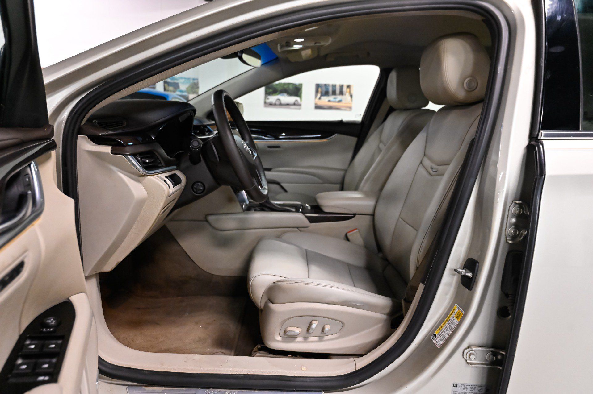 Used 2015 Cadillac XTS Luxury w/ Driver Awareness Package AWD/4WD image 4