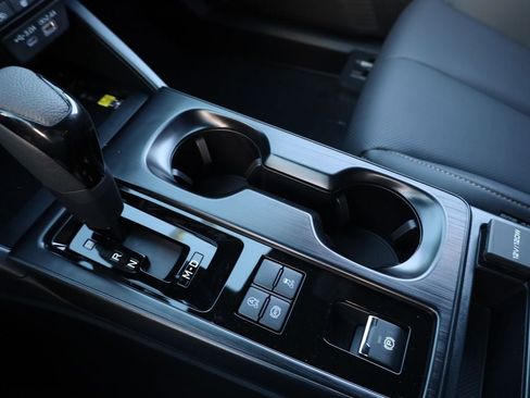 New 2026 Subaru Outback Limited AWD/4WD image 15