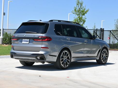Certified 2026 BMW X7 xDrive40i w/ M Sport Package AWD/4WD image 9