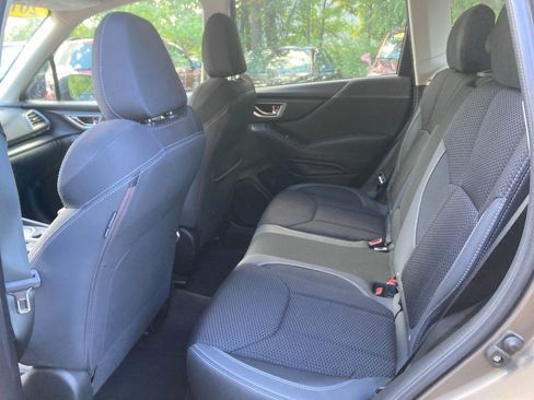 Used 2019 Subaru Forester Premium w/ All-Weather Package image 29