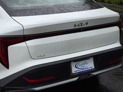 Used 2025 Kia K4 LXS image 30