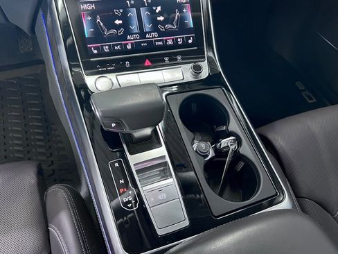 Used 2019 Audi Q8 Prestige image 22