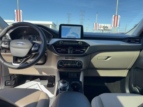 Certified 2022 Ford Escape SEL image 31