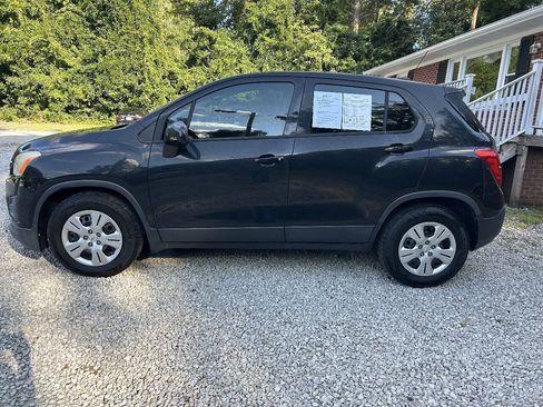 Used 2016 Chevrolet Trax LS FWD image 2