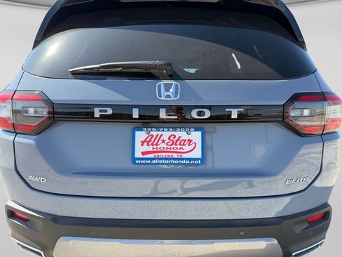 Used 2026 Honda Pilot Elite image 11