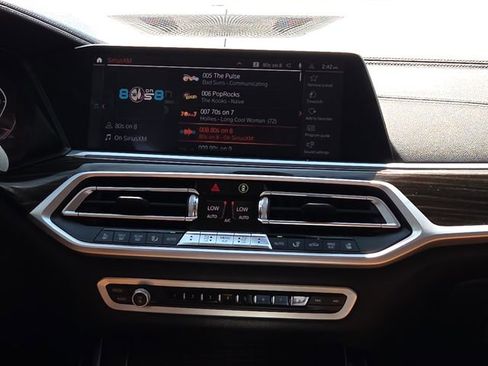 Used 2019 BMW X7 xDrive40i w/ Premium Package AWD/4WD image 12