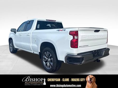 Used 2023 Chevrolet Silverado 1500 LT AWD/4WD image 9
