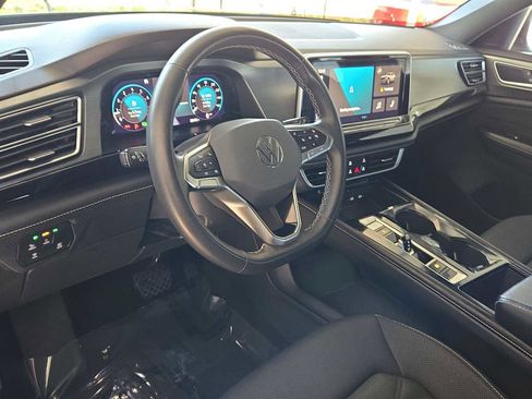 Used 2024 Volkswagen Atlas Cross Sport SE image 10