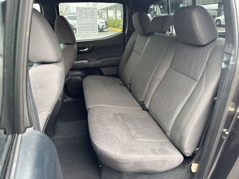 Used 2016 Toyota Tacoma TRD Off-Road w/ Towing Package image 11