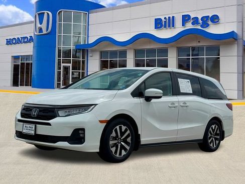 Certified 2026 Honda Odyssey EX-L image 2
