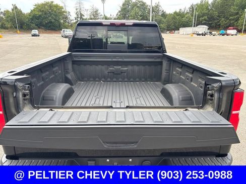 Used 2025 Chevrolet Silverado 2500 LTZ w/ Z71 Chrome Sport Edition AWD/4WD image 7
