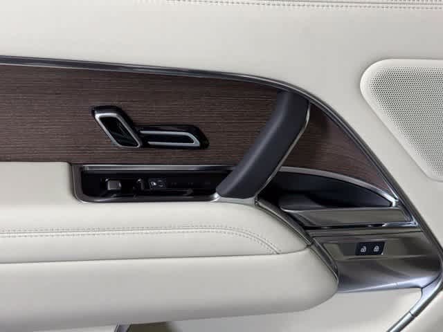 New 2026 Land Rover Range Rover SE AWD/4WD image 24