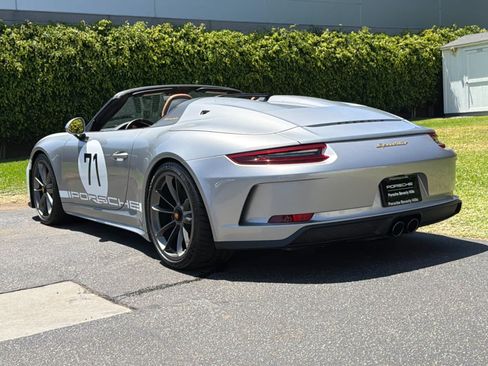 Certified 2019 Porsche 911 Speedster RWD image 3
