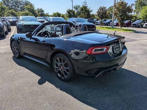 Used 2017 FIAT 124 Spider Abarth RWD image 6