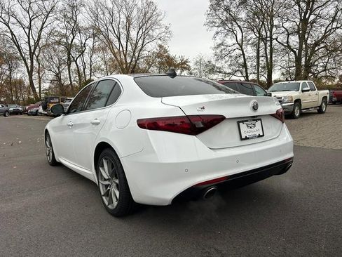 Used 2019 Alfa Romeo Giulia Sprint w/ Cold Weather Package image 5