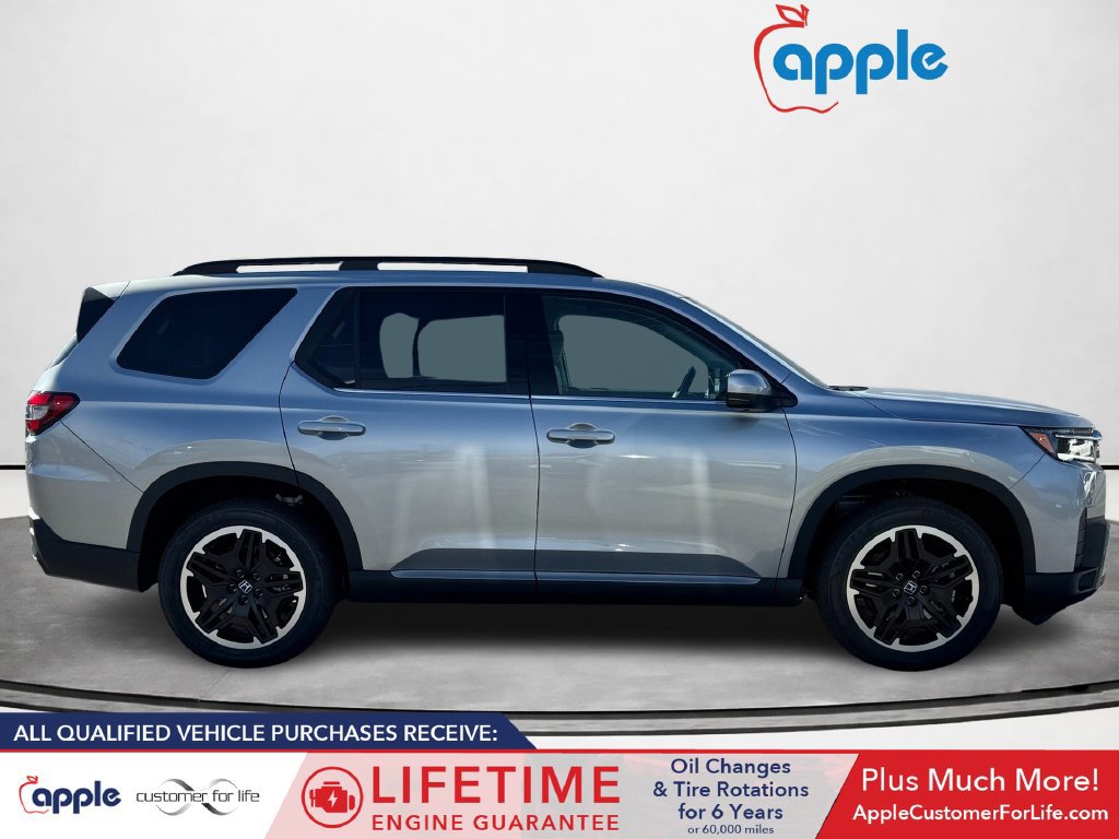 New 2026 Honda Pilot Touring image 2