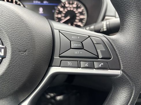 Used 2025 Nissan Altima 2.5 SV image 18