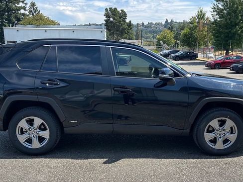 Certified 2025 Toyota RAV4 XLE w/ Convenience Package AWD/4WD image 4