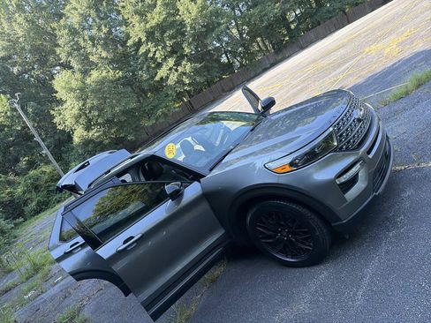 Used 2022 Ford Explorer XLT w/ Equipment Group 202A RWD image 33