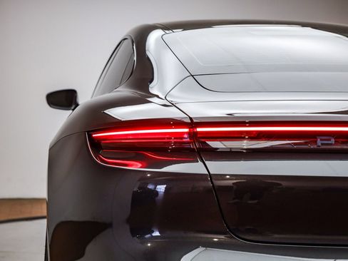 Certified 2022 Porsche Taycan 4S AWD/4WD image 8