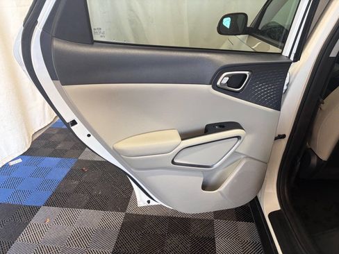 Used 2021 Kia Soul EX FWD image 9