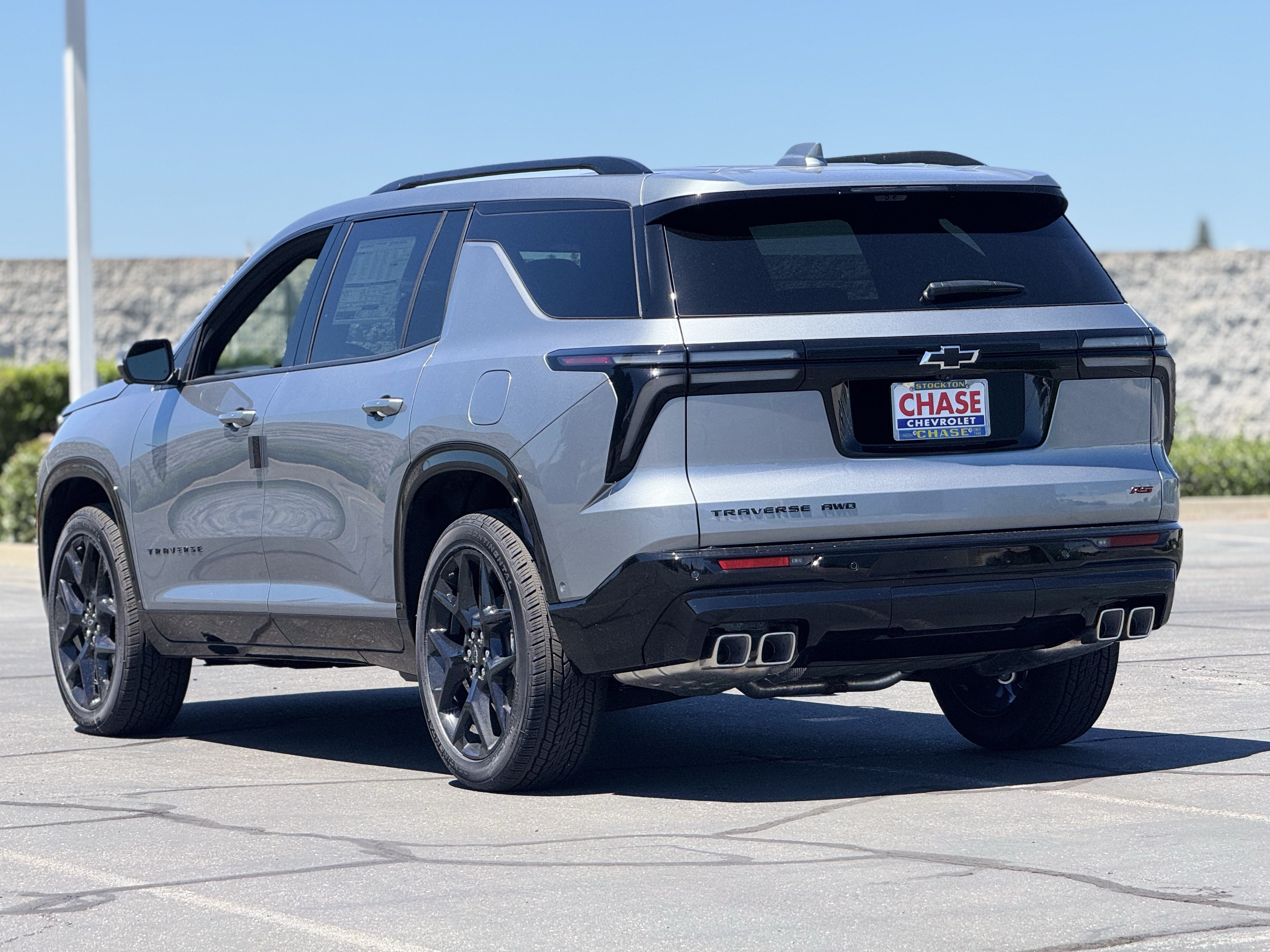 New 2026 Chevrolet Traverse RS w/ LPO, Floor Liner Package AWD/4WD image 5
