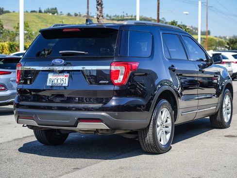 Used 2019 Ford Explorer XLT image 8
