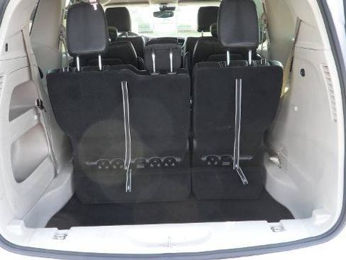 Used 2024 Chrysler Pacifica Touring-L FWD image 11