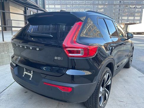 Certified 2025 Volvo XC40 B5 Plus image 9