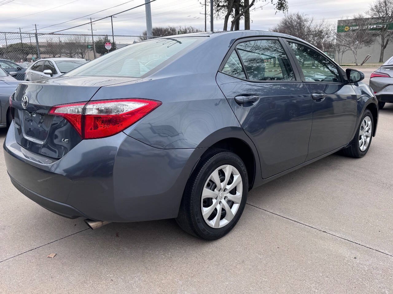Used 2016 Toyota Corolla LE FWD image 10